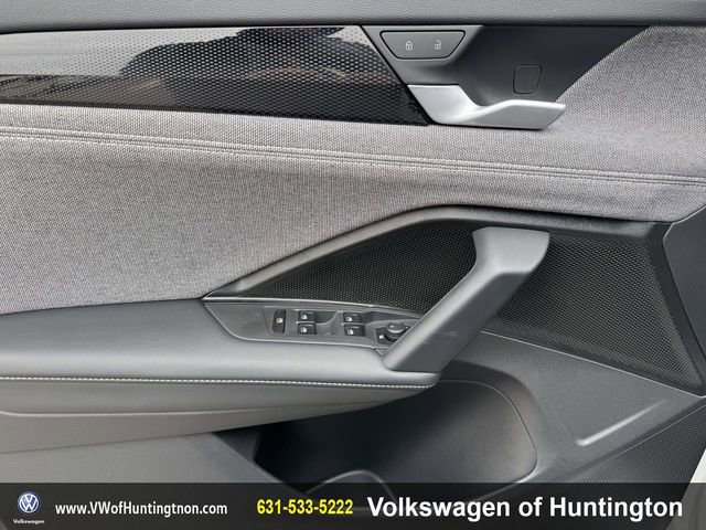 Certified 2025 Volkswagen Tiguan S w/ 18" Wheel Package image 15