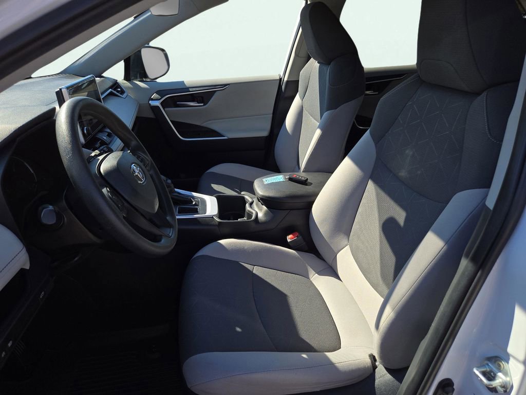 Used 2024 Toyota RAV4 XLE image 19