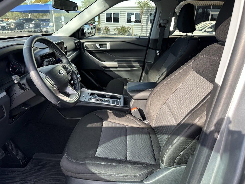 Used 2023 Ford Explorer XLT image 11