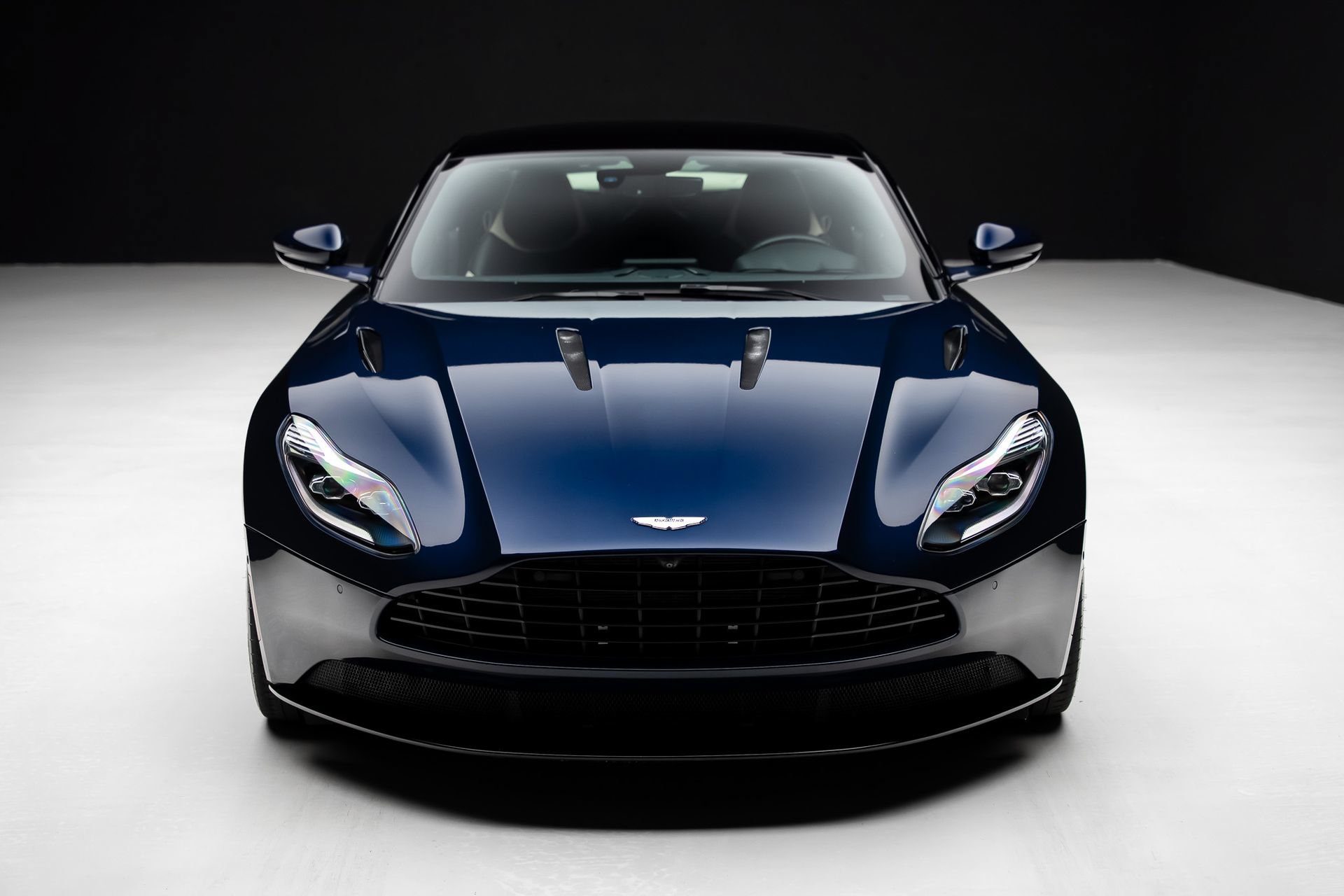 Used 2018 Aston Martin DB11 V12 RWD image 6
