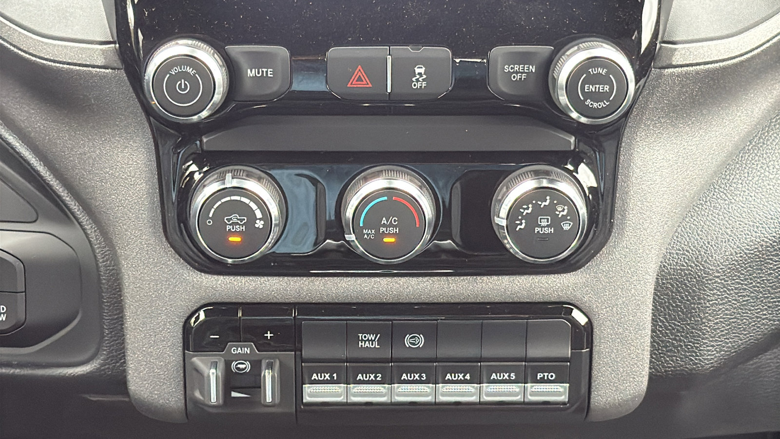 New 2026 RAM 3500 Tradesman image 27