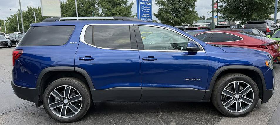 Used 2023 GMC Acadia SLT w/ Technology Package FWD image 8