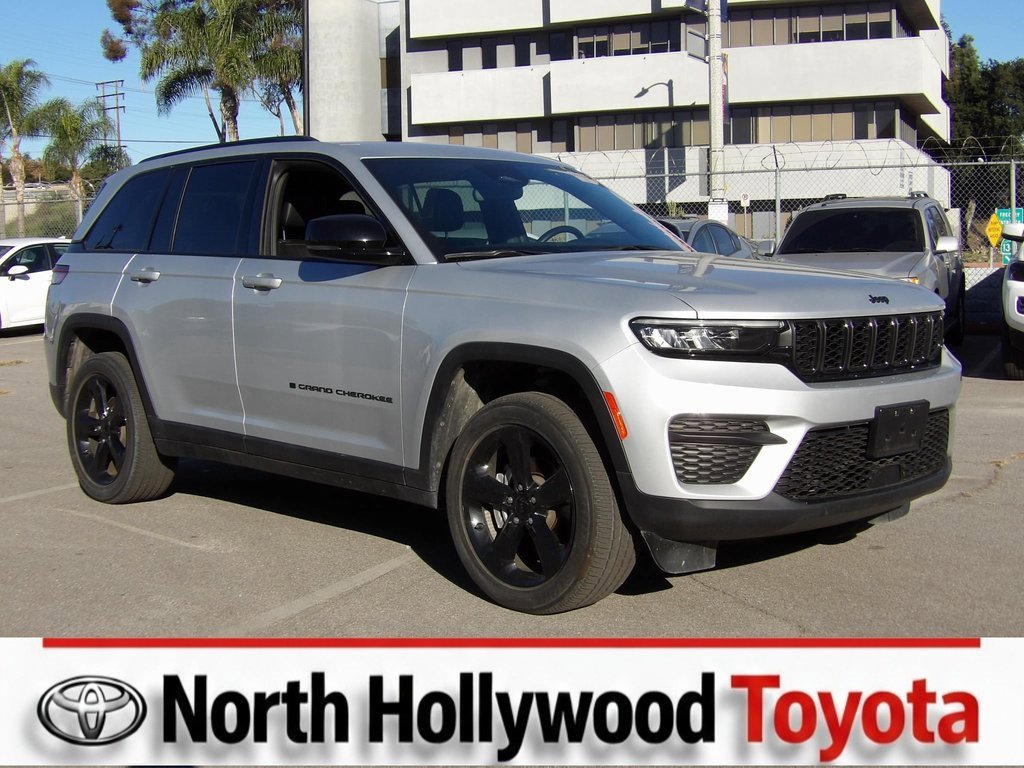 Used 2022 Jeep Grand Cherokee Altitude