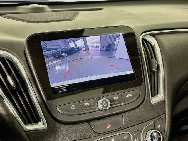 Used 2020 Chevrolet Malibu Premier FWD image 17