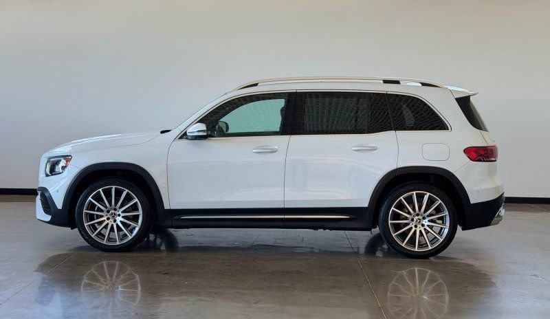 Used 2020 Mercedes-Benz GLB 250 w/ AMG Line image 4