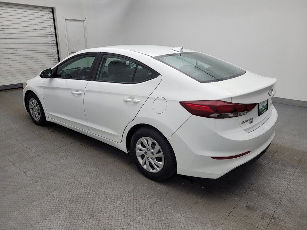 Used 2017 Hyundai Elantra SE image 3
