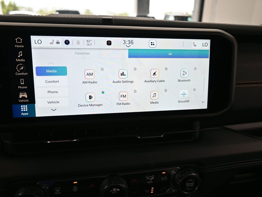 Used 2024 Jeep Gladiator Sport w/ Premium Package image 19