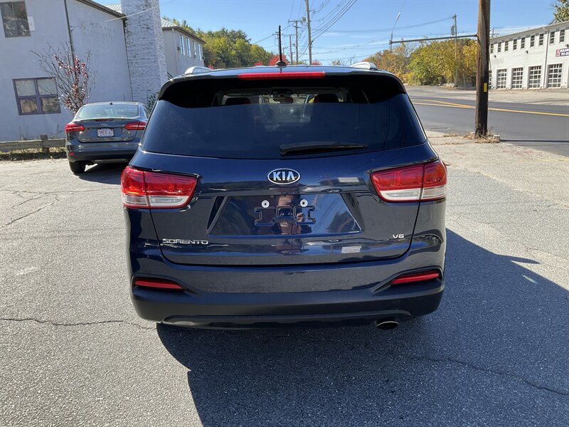Used 2017 Kia Sorento AWD image 6