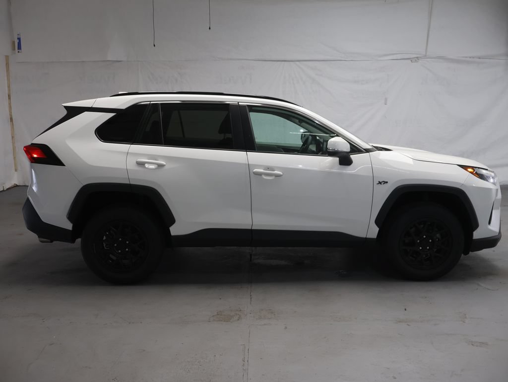 Used 2022 Toyota RAV4 XLE FWD image 8