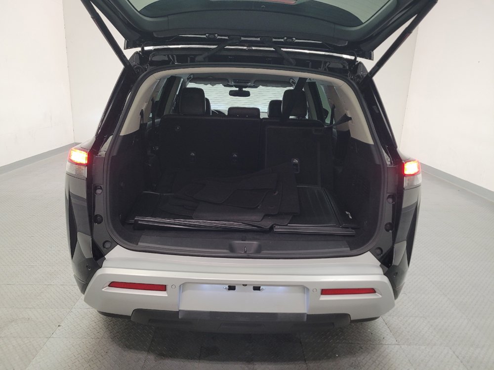 Used 2022 Nissan Pathfinder SL w/ SL Black Package FWD image 29