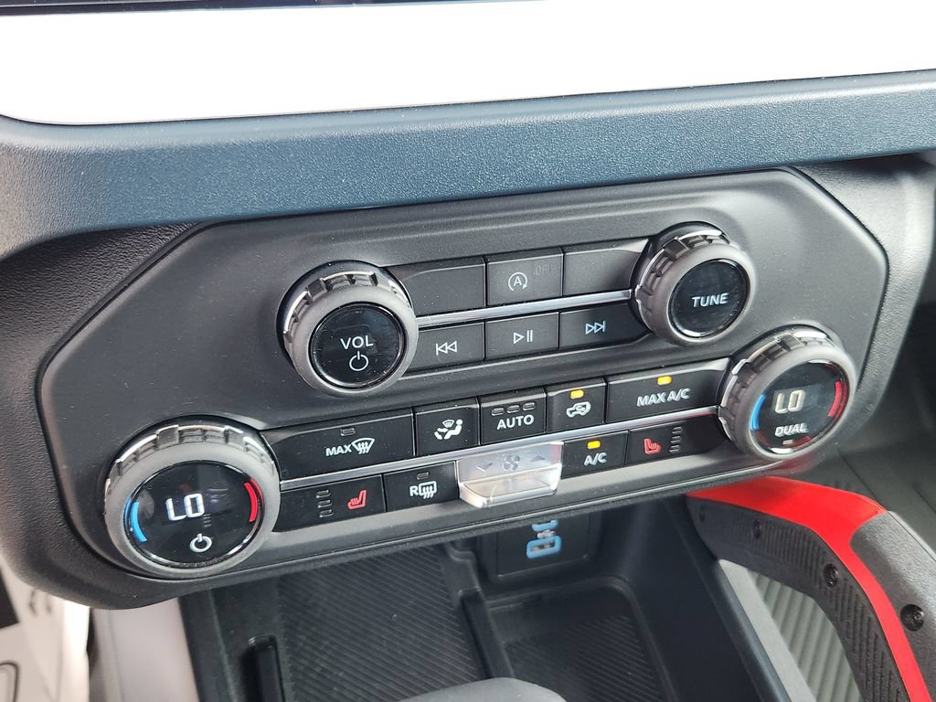 Used 2025 Ford Bronco Heritage Edition AWD/4WD image 22