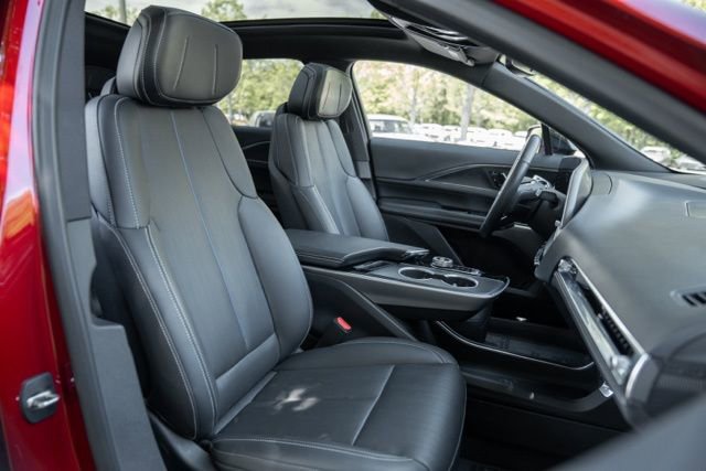 Used 2024 Cadillac Lyriq Sport RWD image 41