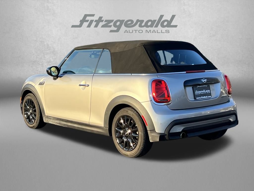 Used 2023 MINI Cooper Classic w/ Signature Upholstery Package image 8