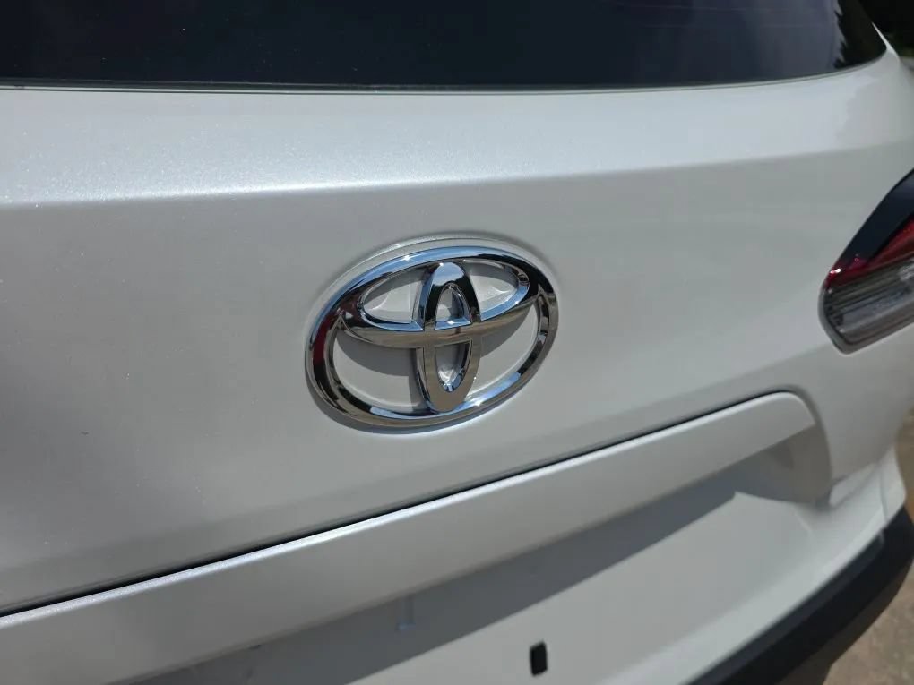 Used 2024 Toyota Corolla Cross L FWD image 10