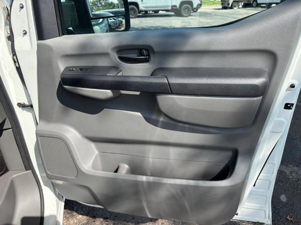 Used 2014 Nissan NV 1500 SV image 17