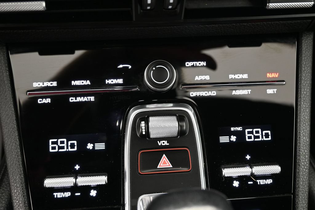 Used 2021 Porsche Cayenne AWD/4WD image 28