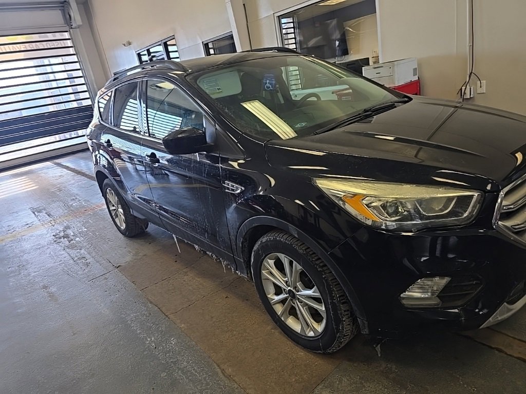 Used 2017 Ford Escape SE w/ Equipment Group 201A image 1