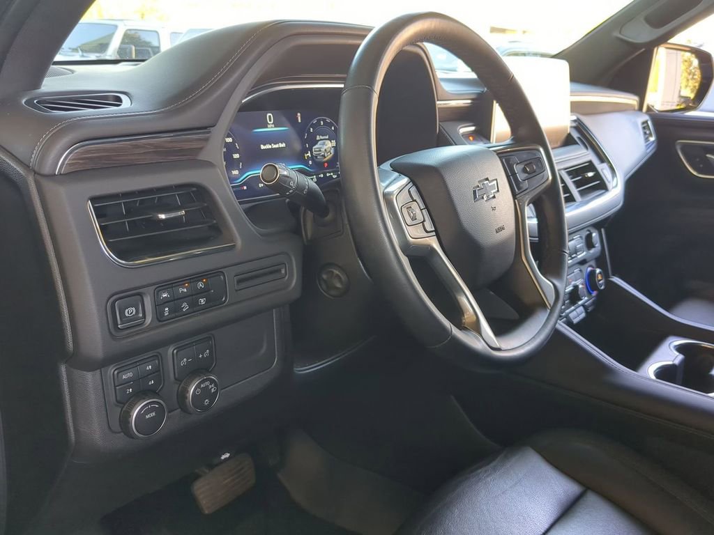 Used 2023 Chevrolet Tahoe Z71 w/ Luxury Package image 17