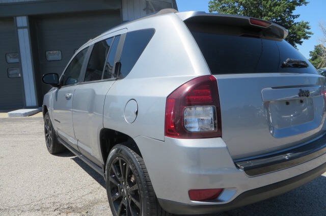 Used 2015 Jeep Compass Sport w/ Power Value Group FWD image 4