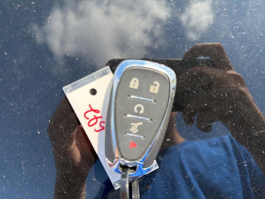 Used 2022 Chevrolet Traverse LT image 38