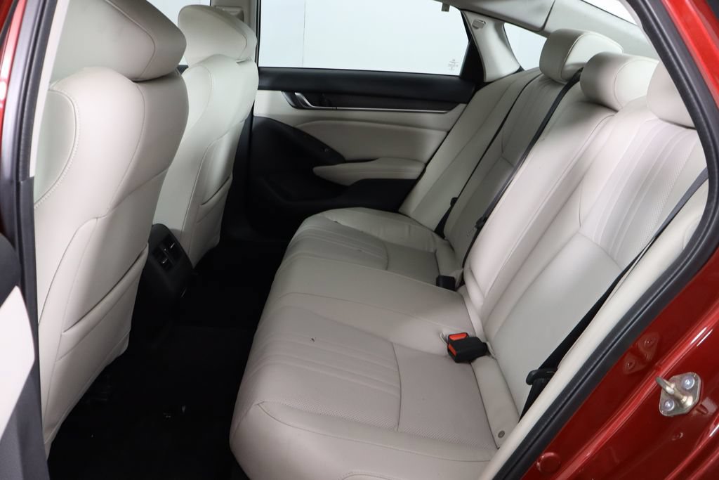 Used 2018 Honda Accord Touring image 15