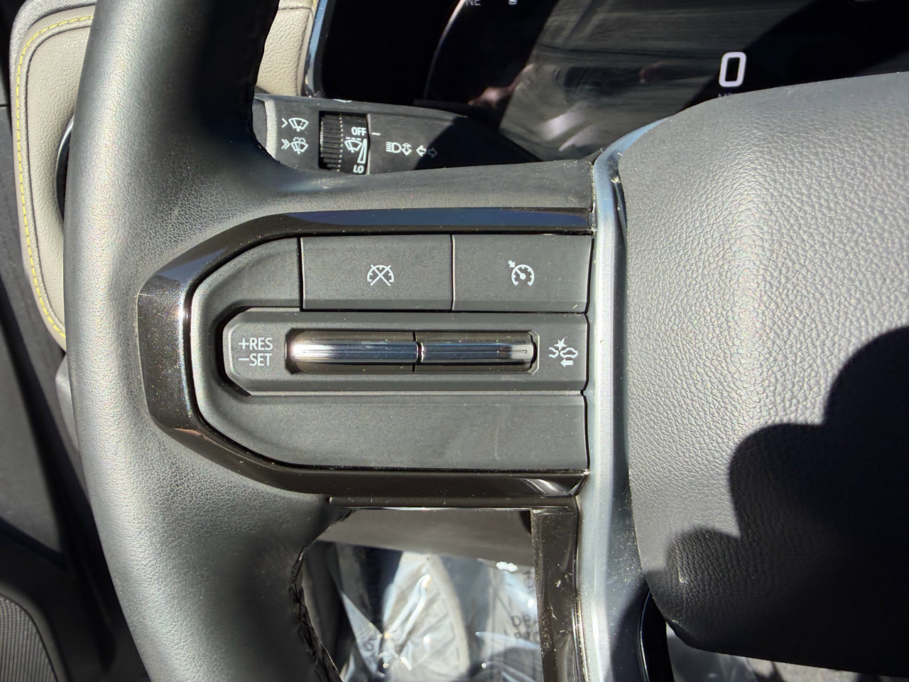 Used 2024 Chevrolet Colorado ZR2 w/ ZR2 Convenience Package III image 24