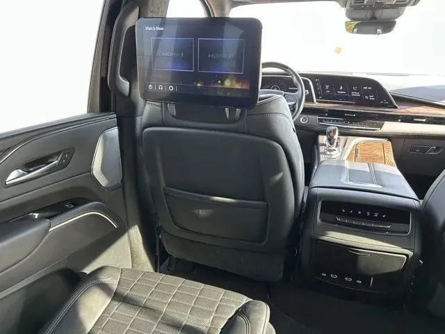 Used 2024 Cadillac Escalade Premium Luxury Platinum image 19