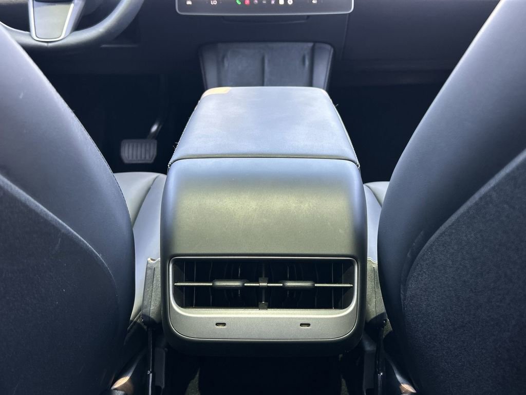 Used 2024 Tesla Model Y Long Range AWD/4WD image 22