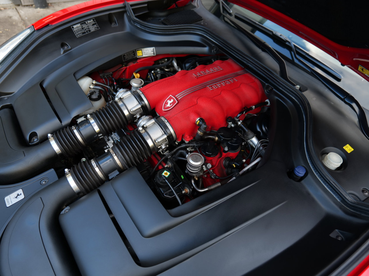 Used 2014 Ferrari California image 54