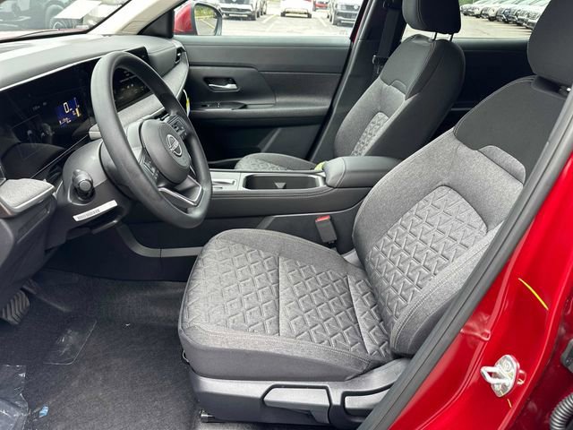 New 2025 Nissan Kicks SV w/ SV Premium Package AWD/4WD image 9