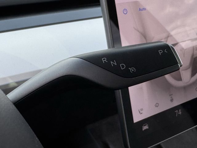 Used 2024 Tesla Model Y Long Range AWD/4WD image 24