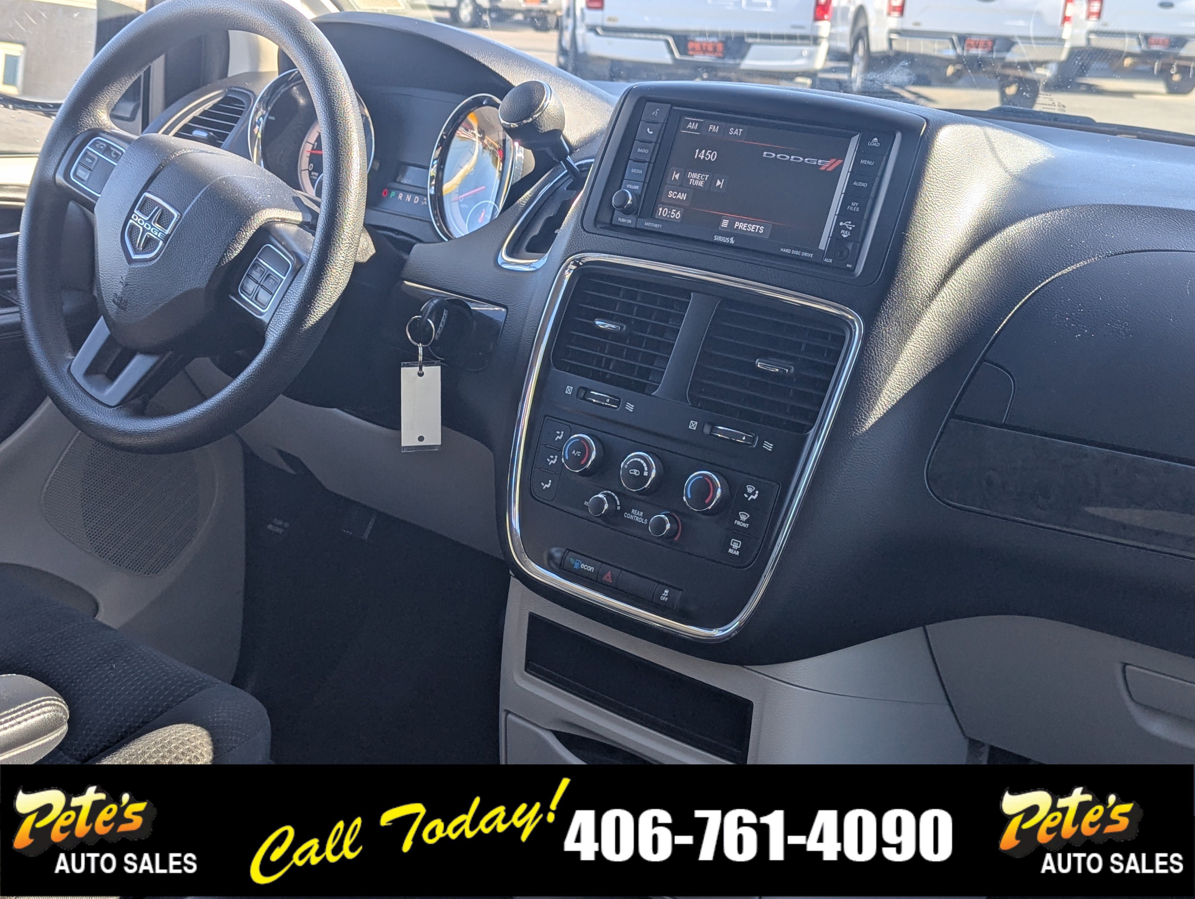 Used 2018 Dodge Grand Caravan SE w/ UConnect Hands-Free Group FWD image 16