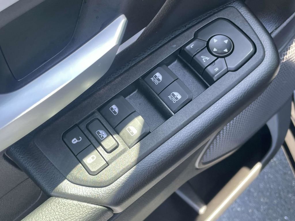 New 2026 RAM 1500 4x4 Crew Cab image 28