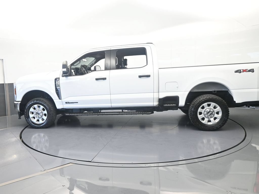 Used 2024 Ford F250 XLT AWD/4WD image 3