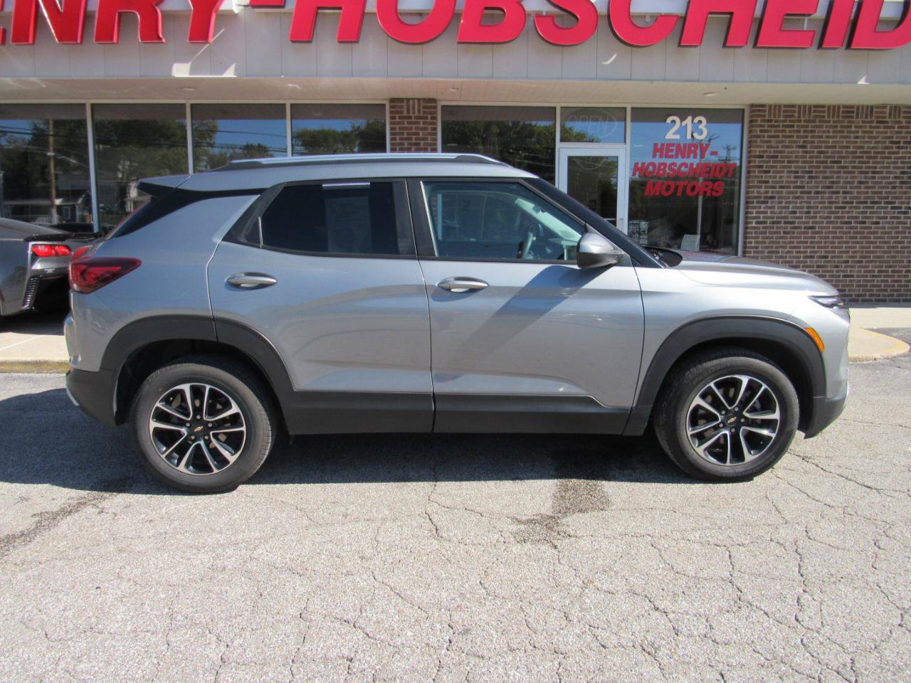 Used 2025 Chevrolet TrailBlazer LT AWD/4WD image 9