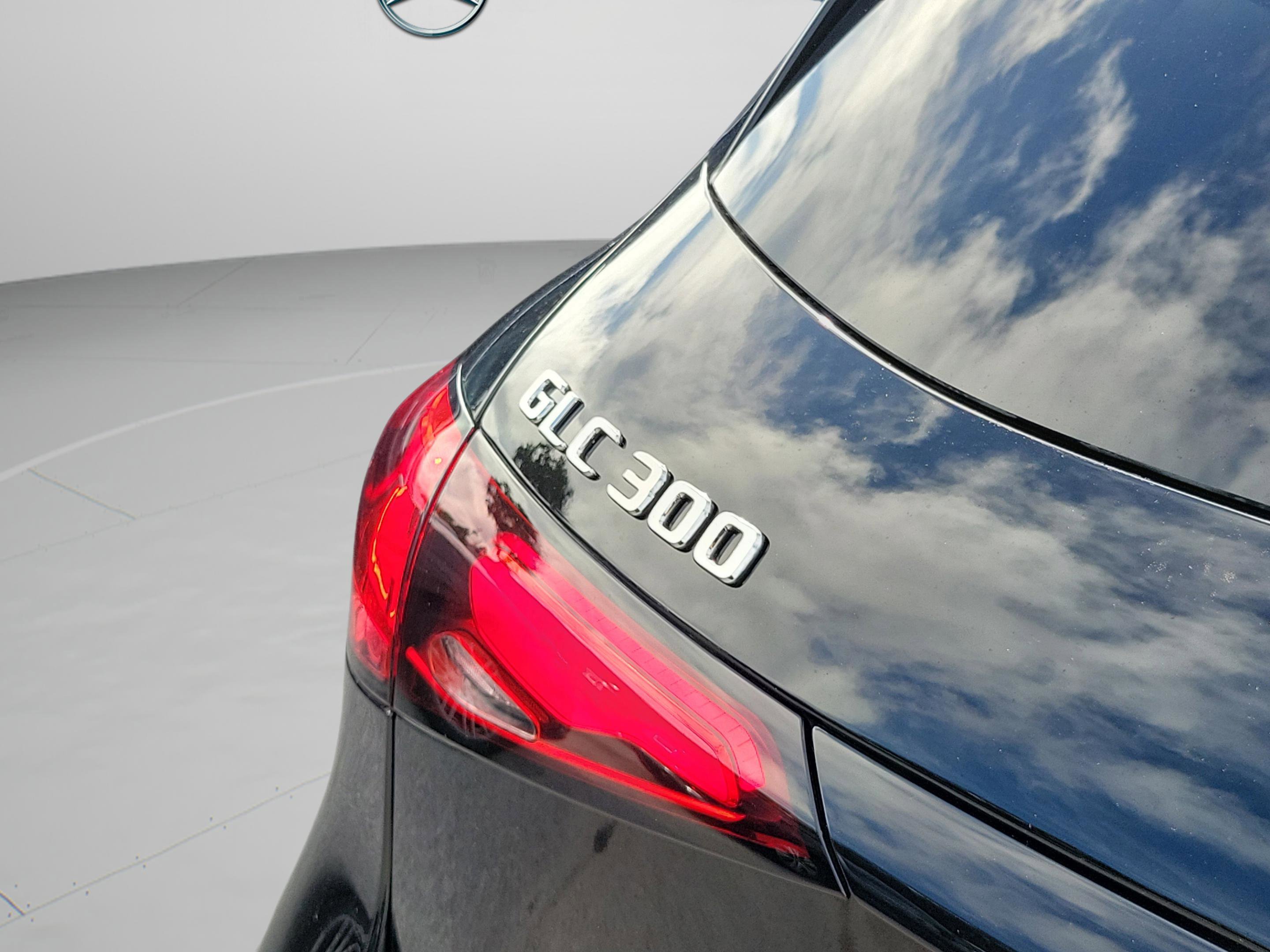 Certified 2026 Mercedes-Benz GLC 300 4MATIC image 9