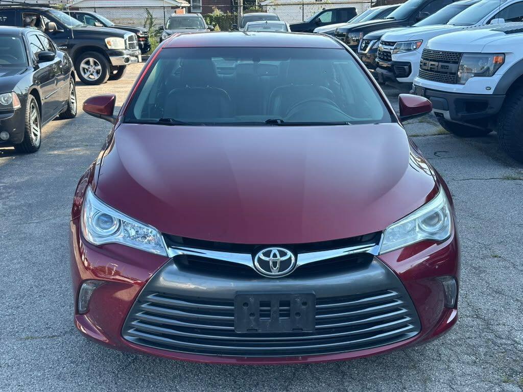 Used 2017 Toyota Camry XLE w/ Convenience Package FWD image 2
