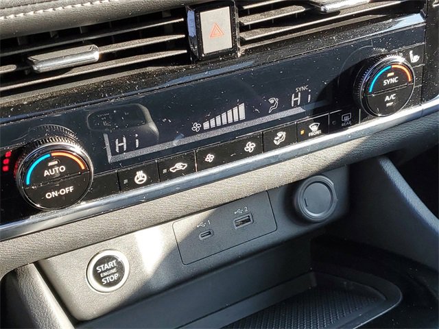 Used 2021 Nissan Rogue SV w/ Premium Package image 15