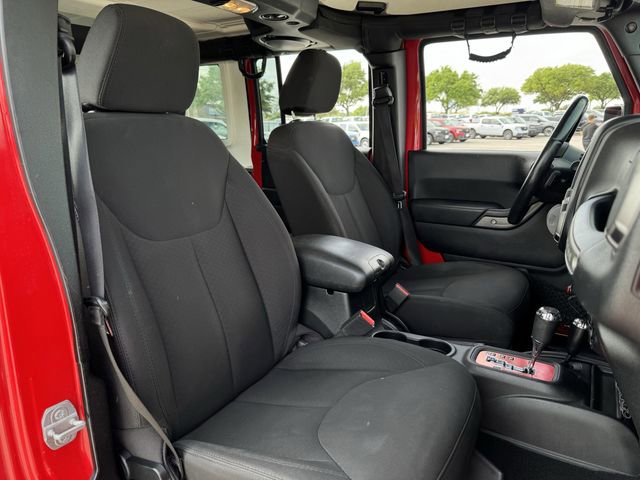 Used 2014 Jeep Wrangler Unlimited Sport w/ Connectivity Group image 27