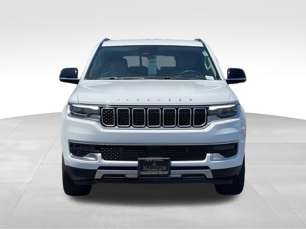 Used 2024 Jeep Wagoneer L Series III w/ Flexible Seating Group AWD/4WD image 2
