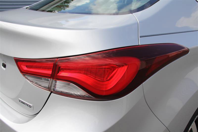 Used 2015 Hyundai Elantra Limited w/ Option Group 05 FWD image 13