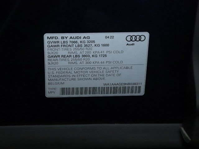 Used 2022 Audi e-tron Premium AWD/4WD image 25