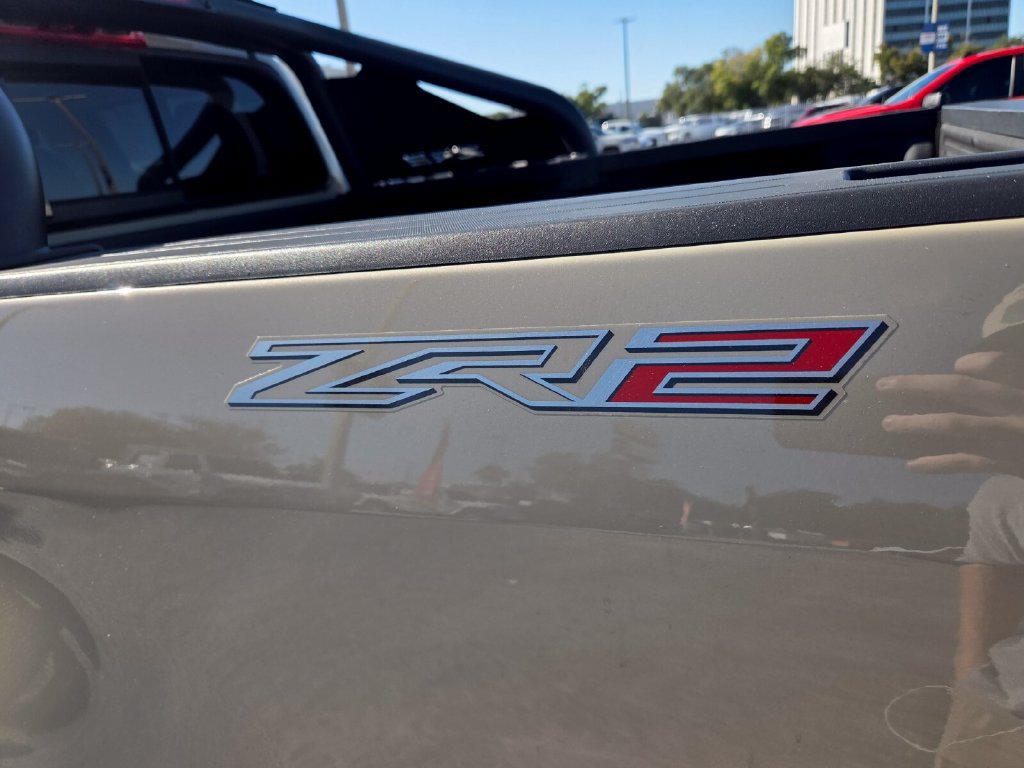 Used 2021 Chevrolet Colorado ZR2 w/ ZR2 Dusk Special Edition AWD/4WD image 12