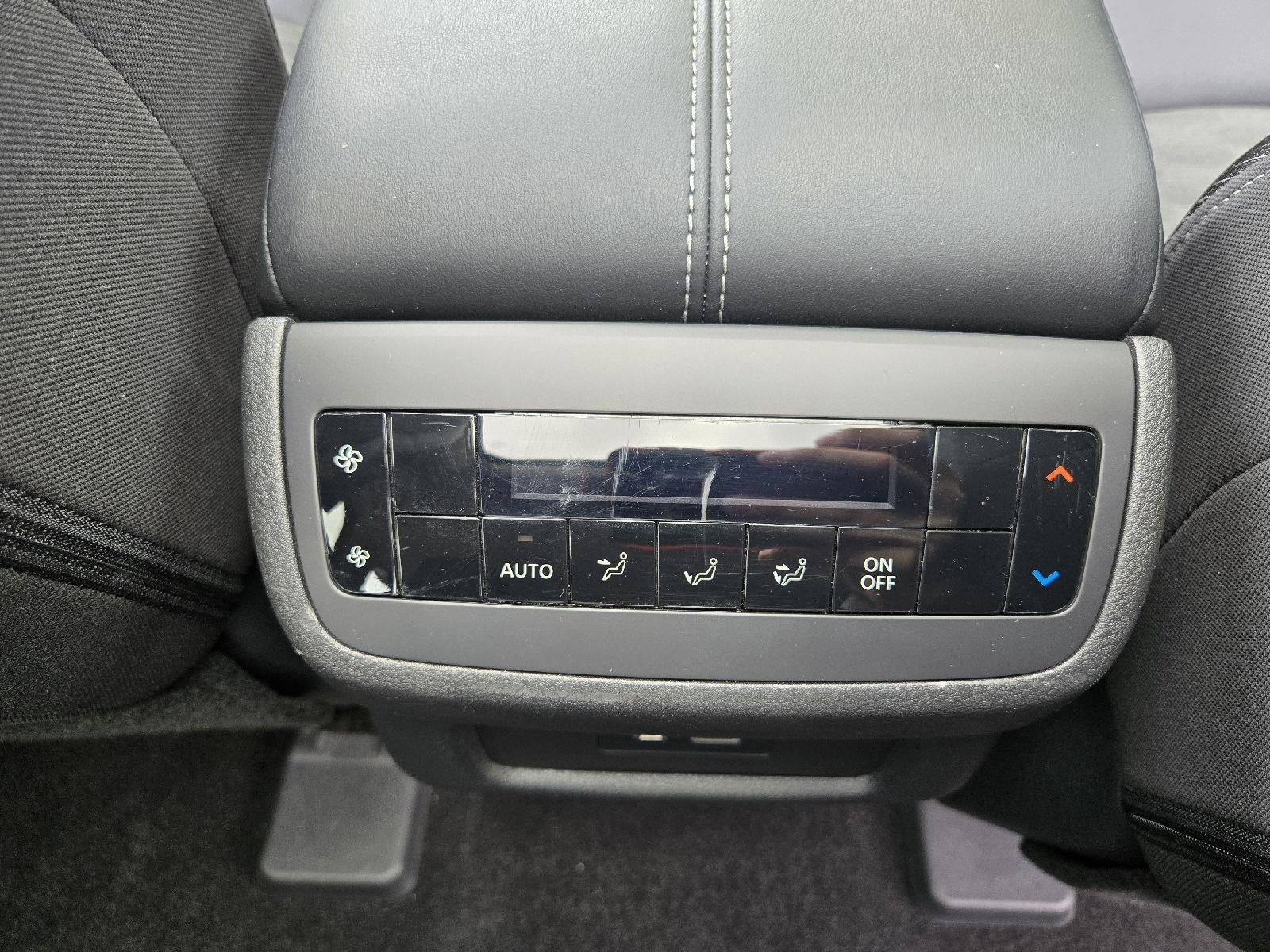 Used 2023 Nissan Pathfinder SV w/ SV Premium Package AWD/4WD image 29