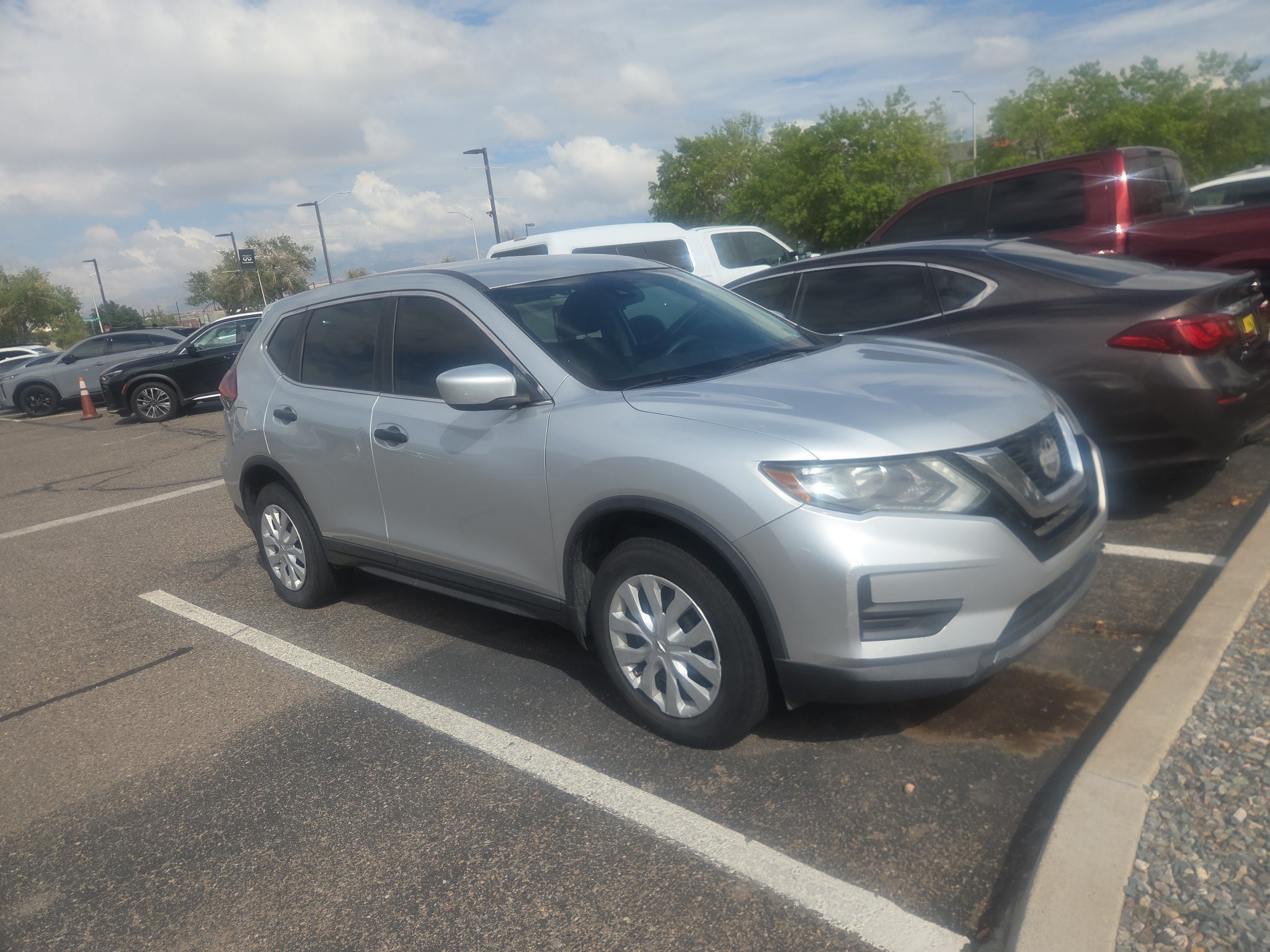 Used 2019 Nissan Rogue S AWD/4WD image 3