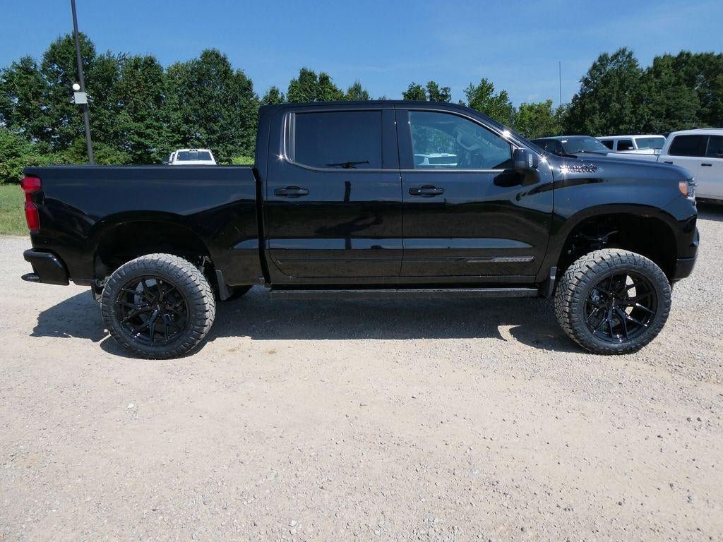 New 2026 Chevrolet Silverado 1500 High Country w/ Midnight Edition AWD/4WD image 3