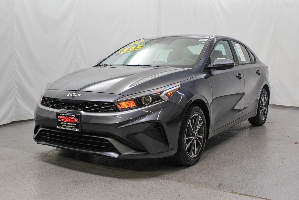 Used 2023 Kia Forte LXS w/ LXS Technology Package FWD image 5