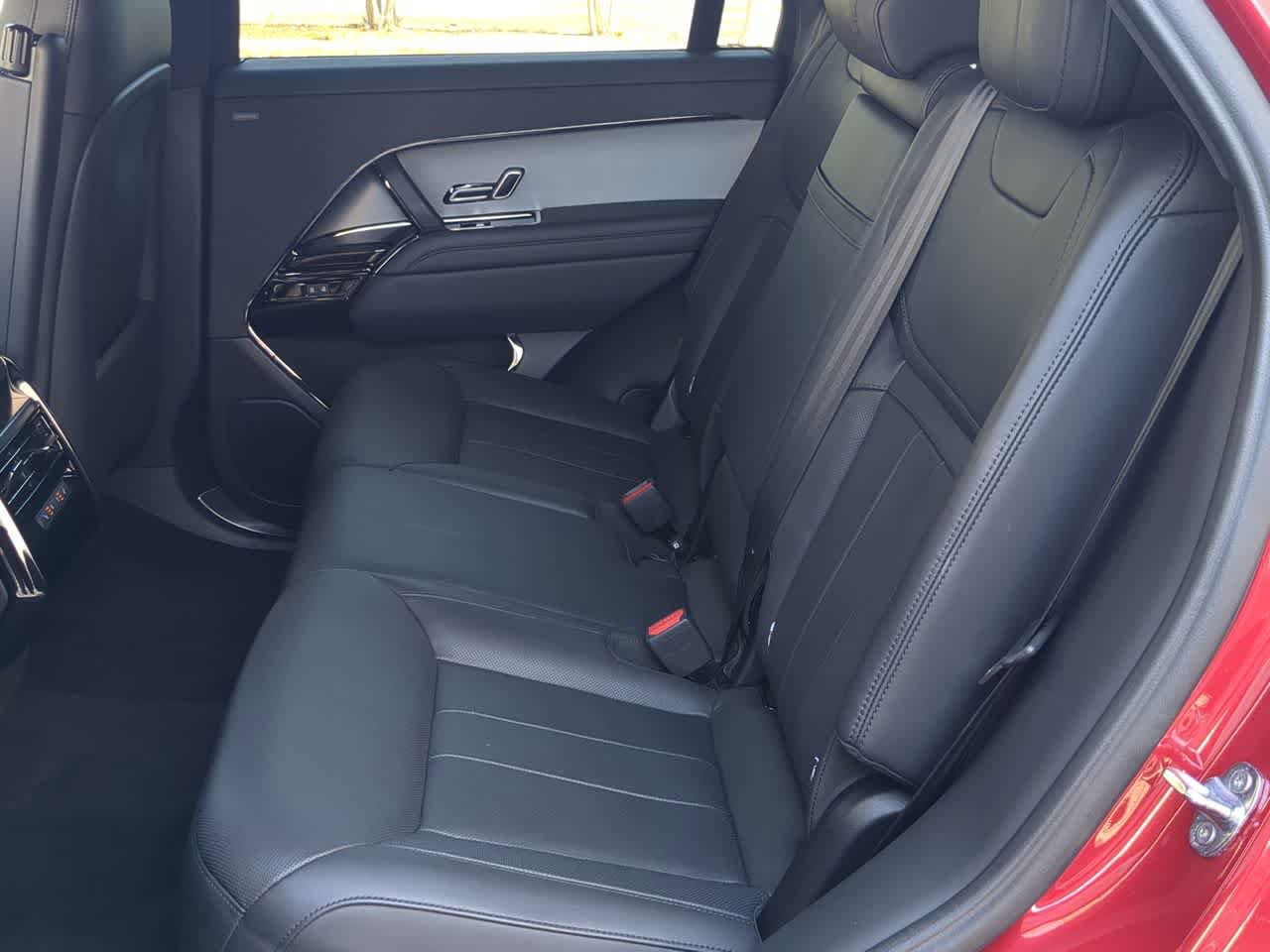 Used 2025 Land Rover Range Rover Sport SE image 21