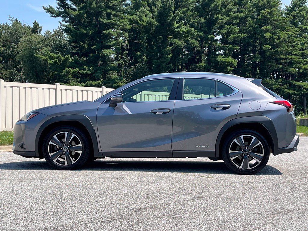 Used 2019 Lexus UX 250h w/ Premium Package AWD/4WD image 4