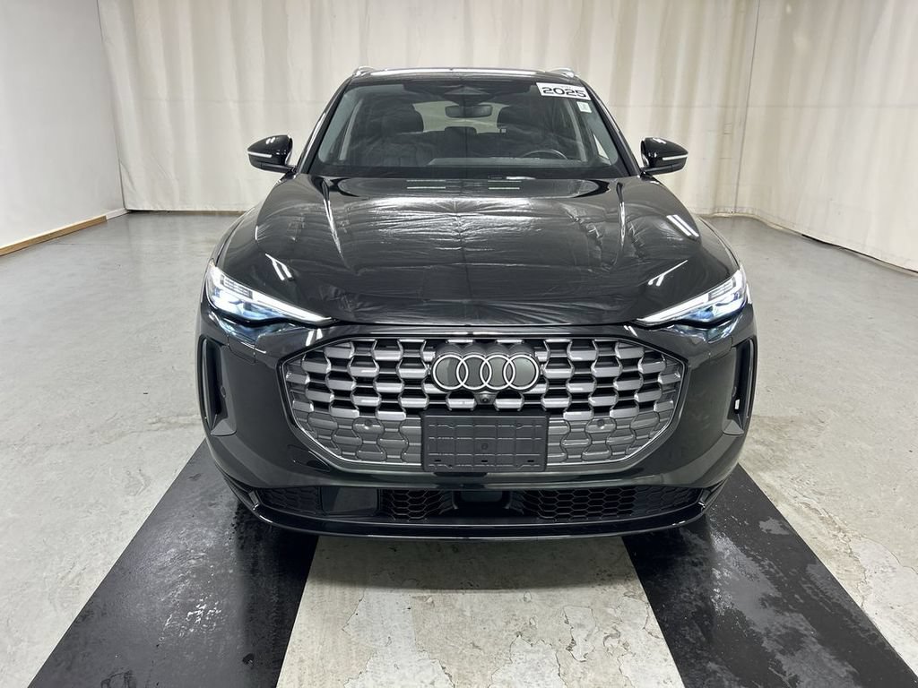 Used 2025 Audi Q5 Premium Plus w/ Premium Plus AWD/4WD image 4